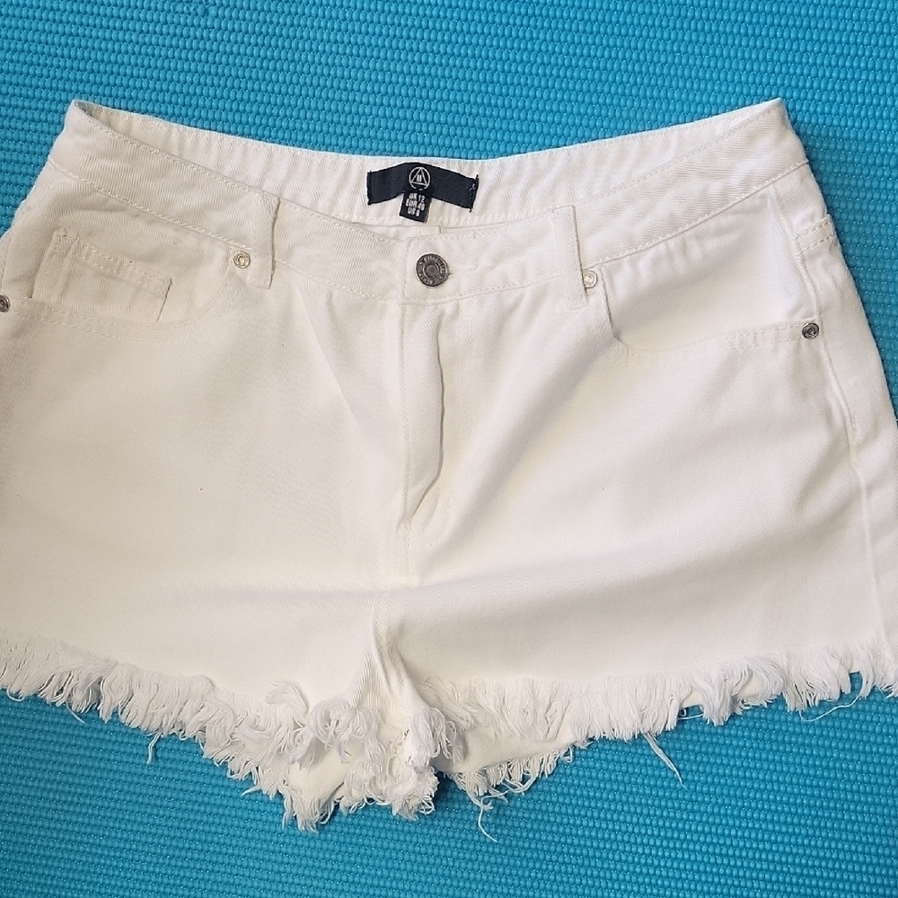 Missguided Women's White Frayed Hem Shorts Size 8